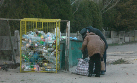 У Новій Каховці сортують лише пластикові пляшки