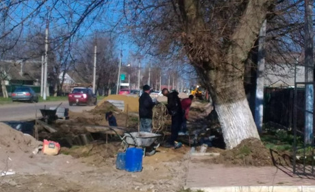 Фотофакт: на вулиці Миру у Біляївці почали будувати тротуар
