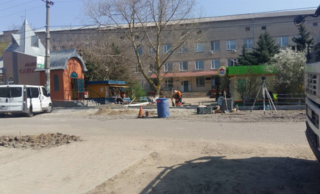Поряд з центральною лікарнею у Біляївці почалася масштабна реконструкція дорожньої інфраструктури 