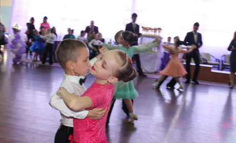 Вальс, квік-степ, танго і фокстрот. У Старокостянтинові вчотирнадцяте відбувся танцювальний турнір