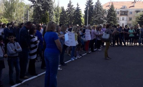 Новокаховські вчителі збунтувалися проти зменшення фінансування шкіл