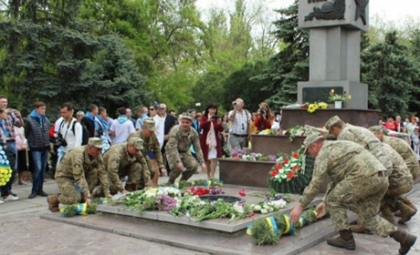 Солдатська каша, два концерти, феєрверк... Як Нова Каховка відзначить 9 Травня