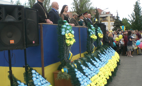 «Они отстояли Россию». Кольори і парадокси Дня Перемоги (фото)