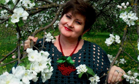 Старокостянтинівчанка Тетяна Попіль шиє ляльки, які схожі на людей