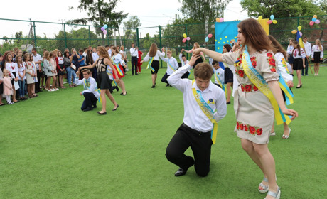 Новини міста і району за 21-25 травня: останній дзвінок, невгамовні шахраї та засіяні поля