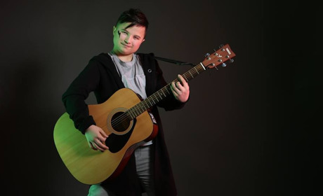 Чому Артем Харченко подарував пісню та свій перший кліп підприємцю Тетяні Ісламовій