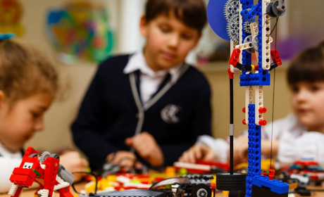 Цього літа новоградські школи отримають набори Lego для перших класів