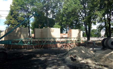 Як проходить будівництво храму на цукровому заводі