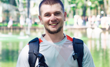 Перш ніж стати професійним фотографом, Олександр Павленко «тренувався» на жуках у Петрівці