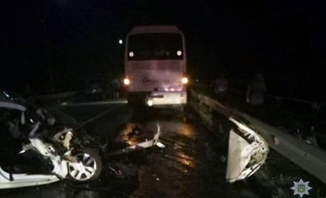 Смертельне зіткнення: у ДТП по вулиці Перше травня загинули мама і дочка