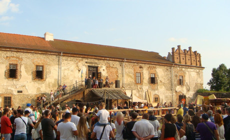 У замку князів Острозьких відбудеться середньовічний фестиваль «Старкон-фест 2018»