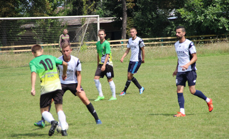 Футбольний вікенд у районі: "Моноліт" знову втрачає очки, гольова феєрія у Майстрові