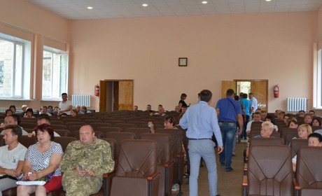 Чому депутати Волноваської районної ради відмовилися продовжувати сесію: відео