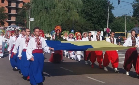  День Незалежності у Калуші: вишиванкова хода, урочистості, фестиваль вареників і зірковий концерт