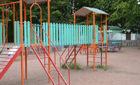 Дитячі майданчики в Новограді перевірять і паспортизують