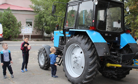 У Волновасі вперше з’явилася підмітально-прибиральна машина