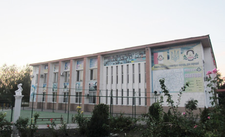 Як змінилася будівля колишнього кінотеатру «Восход» з 1961 року