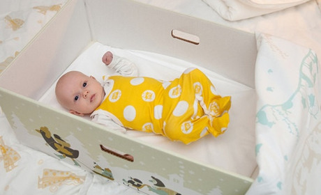 Замість baby-боксів поки що тільки заяви: на скільки відтермінували видачу подарунків для малюків 
