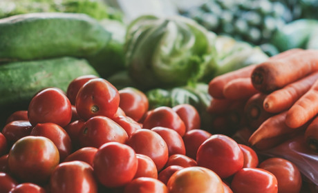Рыночные цены на продукты в Попасной в сентябре: инфографика