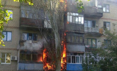 В Торецке горела пятиэтажка, людей удалось спасти