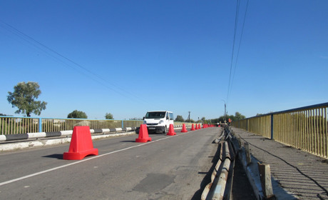 Почали ремонт мосту через Красну. Не факт, що встигнуть до зими 