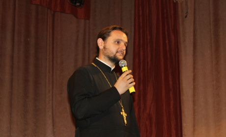 В Барі виступили два священики: Олександр Клименко та Назарій Давидовський з хором "Соломія"