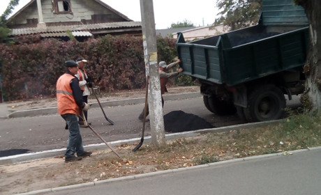Вулицю Дружби почнуть асфальтувати цього тижня
