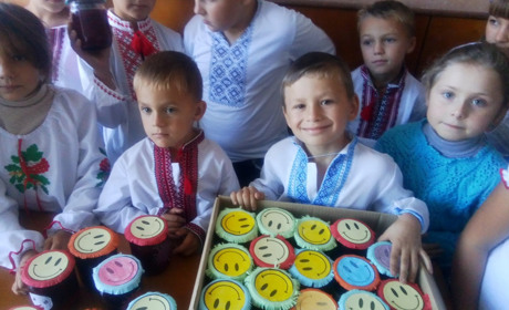 Що троїчани подарували мешканцям будинку-інтернату