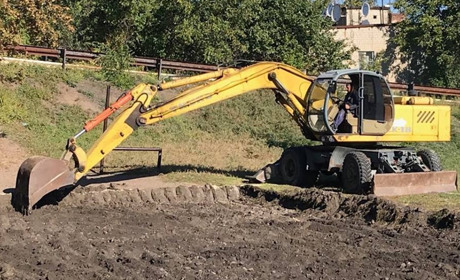 У Волновасі будують міні-футбольне поле