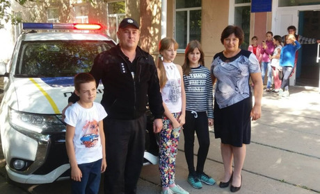 Сірогозькі поліцейські провели з учнями Степненської школи урок з правил дорожнього руху