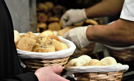 Скільки коштує хліб у Сватівських магазинах