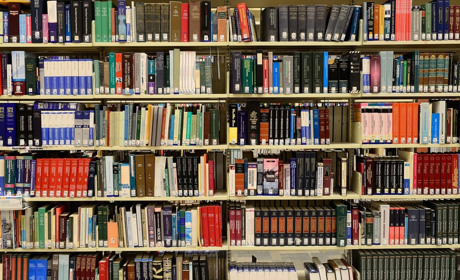 В Попасной объявили акцию по сбору украинских книг прифронтовым школам