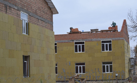 У Новограді добудовують гуртожитки для військових