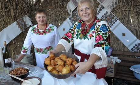 Фоторепортаж: як на 14 жовтня фестивалили у Шманьківцях 