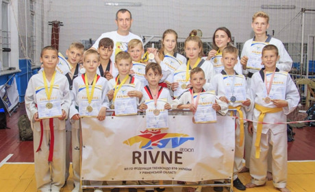14 медалей:  тхеквондисти Новоград-Волинщини стали чемпіонами Рівненської області