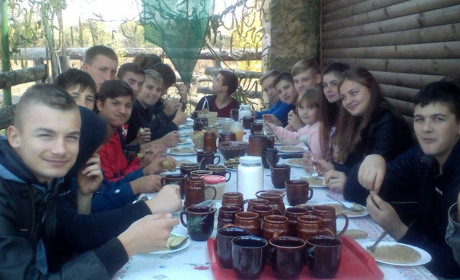 У Біляївській громаді винагороджують дітей подорожами. Джуристи відвідали музей у селі Маринівка 