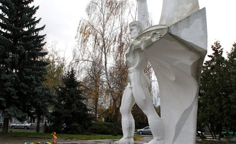 Фотофакт: в Барі вшанували пам'ять воїнів, загиблих у Другій Світовій