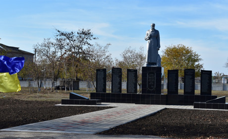 В Нижніх Торгаях капітально реставрували пам’ятник воїнам-визволителям