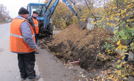 У Сватовому чотири мікрорайони другий день без води. Ми дізналися чому 