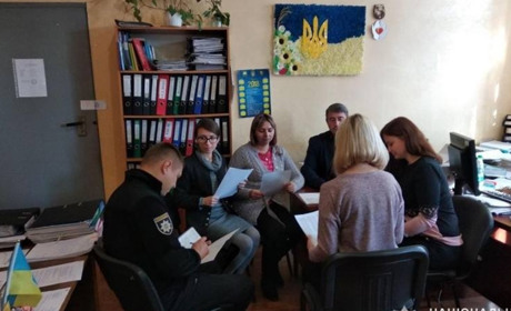 Специалисты обсудили работу по профилактике пренебрежения родительскими обязанностями  в Торецке