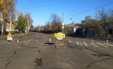 Було-стало: Як відремонтували дорогу на вулиці Клубній