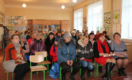 Родители в Попасной не довольны финансированием школы: все подробности и видео