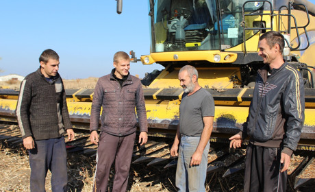 Аграрії Троїцького району зібрали більше 100 тисяч тонн зернових культур