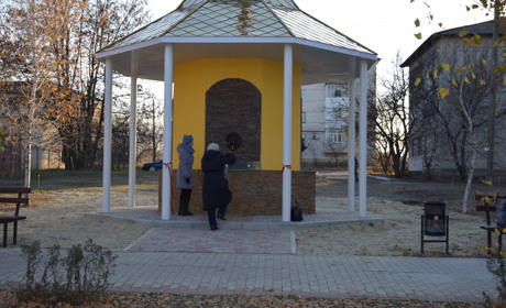 За 50 днів у Троїцькому відбудували бювет питної води