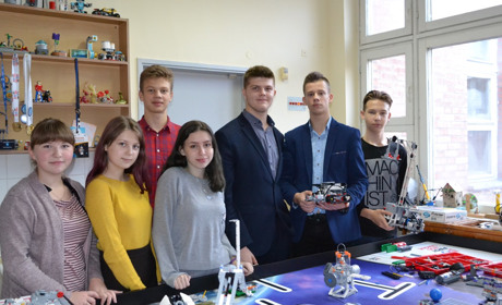 У старокостянтинській гімназії працюють над вирішенням психологічних проблем людини у космосі