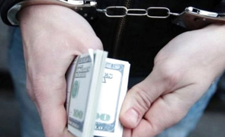 Голову Степангородської сільради затримали під час отримання ним хабара