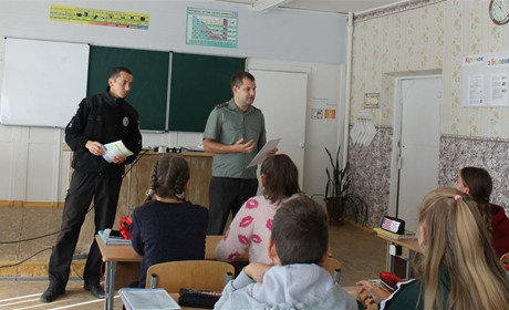 Поліцейські провели зі школярами бесіду про булінг