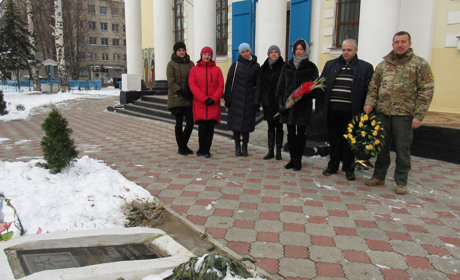 У Попасній вшанували пам’ять жертв голодоморів
