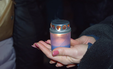 Троїчани поставили свічки в пам'ять про жертв голодомору