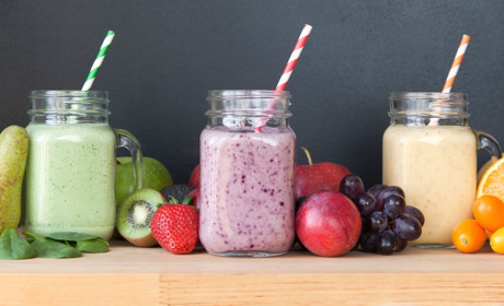 Воскресные рецепты: 15 полезных смузи на любой вкус